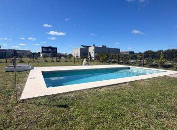 Casa · 700m² · 4 Ambientes · 1 Cochera · Casa en Barrio San Felipe