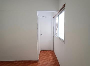 Departamento de 2 ambientes, Almagro · 2 Amb. Almagro 2 P Ascensor Vendo por Viaje