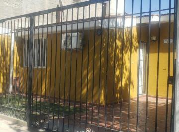 Casa de 5 ambientes, Villa Nueva · Azcuénaga 1093