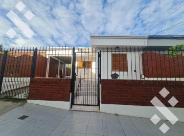 Casa · 4 Ambientes · 1 Cochera · Alquiler Casa 3 Dorm. - Formosa Al 1300 - Bº Santa Genoveva - Neuquen