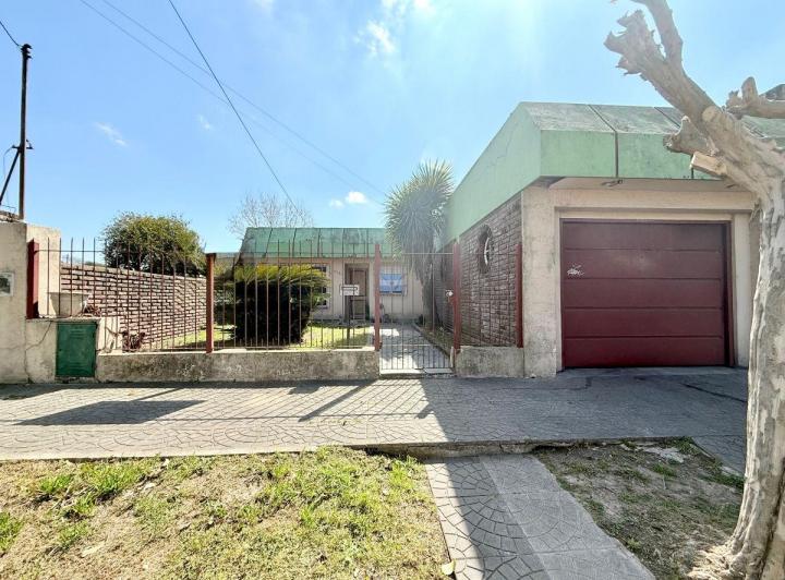 Casa · 200m² · 5 Ambientes · 1 Cochera