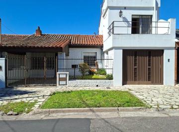 Casa de 4 ambientes, Tres de Febrero · Chalet en Venta de 10x20 de 4 Ambientes en Venta en Ciudad Jardin Lomas del Palomar