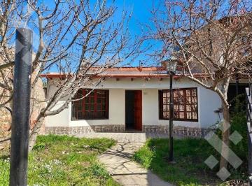 Casa · 114m² · 5 Ambientes · 2 Cocheras · En Venta | Casa de 3 Dorm. | Barrio Los Aromos | Plottier