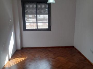 Departamento de 4 ambientes, Rosario · Dpto 2 Dormit. Cocina Independiente. Living Comedor. Callao y Salta. Rosario