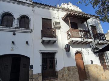 PH · 186m² · 6 Ambientes · 1 Cochera · PH en Zona Centro