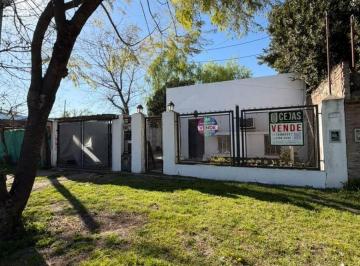 Casa de 3 ambientes, Marcos Paz · Casa en Venta Marcos Paz | 2 Dorm. | Amplio Parque | Galería Cerrada | Parrilla | Lote 425 m²
