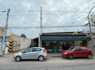Local comercial · 900m² · 1 Ambiente · 10 Cocheras · Local Comercial con Enorme Deposito