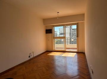 Departamento · 65m² · 4 Ambientes · 1 Cochera · Departamento de Dos Dorm. / Rioja 1800