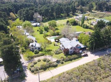 Quinta vacacional · 820m² · 18 Dormitorios · 10 Cocheras · Venta Complejo de Cabañas Zona Don Bosco Tandil