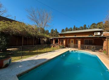 Casa · 100m² · 10 Ambientes · 3 Cocheras · La Taba 1917 - Casa de 2 Dorm. con Pileta en Alquiler - Funes