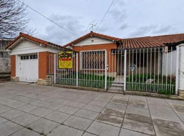 Casa de 3 ambientes, Tres de Febrero · Casa de 3 Ambientes con Cochera en Venta - Ciudad Jardín Lomas del Palomar
