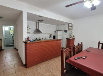 Casa · 330m² · 2 Ambientes · 1 Cochera · Casa 2 Ambientes con Jardin