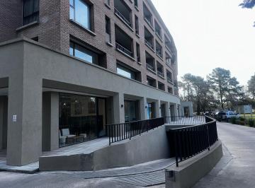 Garage , Malvinas Argentinas · Cochera Edificio Edificio El Tilo