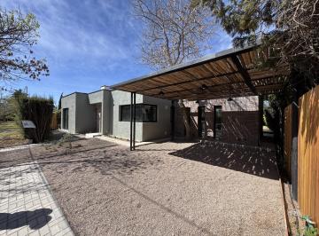 Casa · 210m² · 3 Ambientes · 2 Cocheras · Casa en Venta a Estrenar 3 Dorm. - 800 m² - Pileta - Barrio Privado Candelas Luján de Cuyo