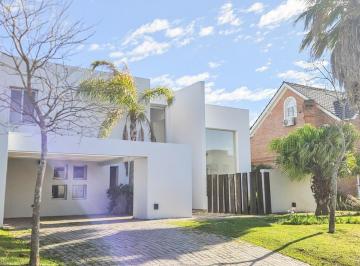 Casa · 230m² · 5 Ambientes · 2 Cocheras · Casa Al Lago en Las Glorietas, Nordelta | 3 Dorm. Dependencia y Gran Galería