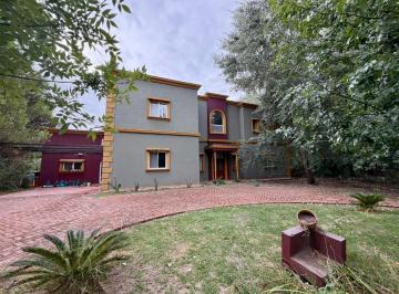 Casa · 350m² · 8 Ambientes · 2 Cocheras · Venta Casa en Fincas de San Vicente Sector Chacras