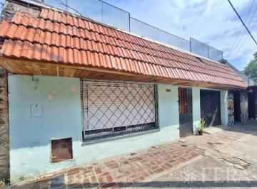 Casa · 41m² · 4 Ambientes · Venta Casa Para Dos Familias con Terraza en Lanús