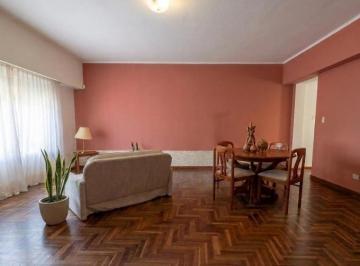 Casa · 92m² · 5 Ambientes · 1 Cochera · Casa en Mercedes