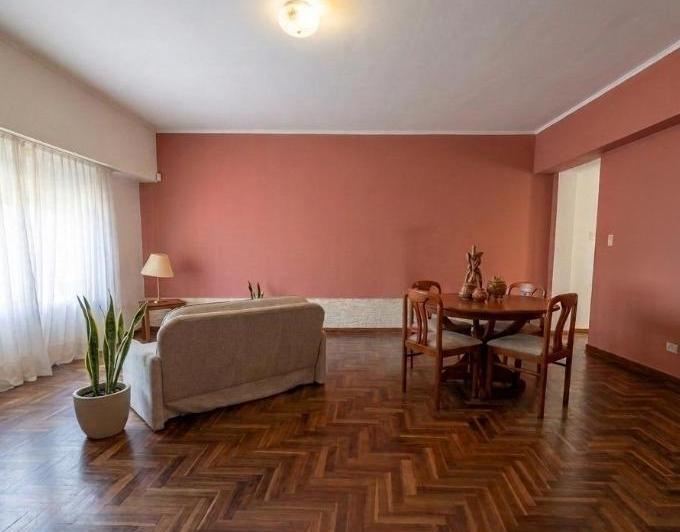 Casa · 92m² · 5 Ambientes · 1 Cochera