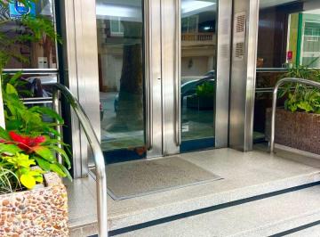 Departamento de 4 ambientes, Belgrano · Semi Piso Alto Súper Vista Al Río! Cochera Vig 24 Hs
