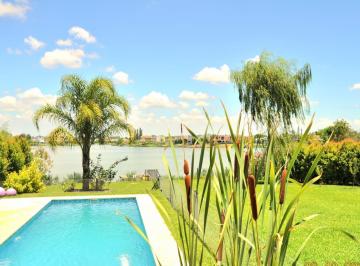 Casa · 268m² · 6 Ambientes · 2 Cocheras · Venta de Casa a La Laguna en Barrio Santa Catalina, Villanueva Tigre