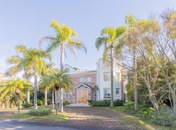 Casa · 544m² · 8 Ambientes · 4 Cocheras · Casa en Venta y Alquiler en Barrio Bahia del Sol, San Fernando