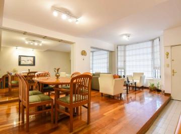 Casa · 160m² · 4 Ambientes · 1 Cochera · Venta Casa Tríplex 4 Amb Cochera Parrilla, Flores