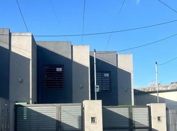 Casa de 3 ambientes, Moreno · Hermoso Dúplex de 3 Ambientes con Cochera en Paso del Rey Centro.