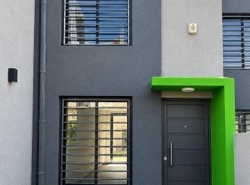 Casa de 3 ambientes, Moreno · Hermoso Dúplex de 3 Ambientes con Cochera en Paso del Rey Centro.