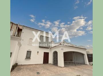 Casa · 360m² · 3 Dormitorios · 2 Cocheras · Casa en Alquiler Alto La Loma