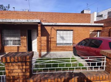 Casa de 4 ambientes, Tres de Febrero · Venta en Block. Oportunidad en Loma Hermosa - Barrio El Libertador.