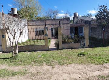 Casa · 75m² · 3 Ambientes · 1 Cochera · Casa a Refaccionar Pontevedra