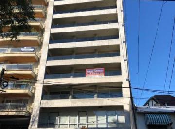 Departamento · 163m² · 4 Ambientes · 1 Cochera · Av Meeks 396 Lomas de Zamora