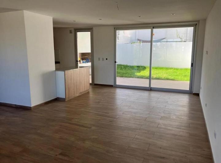 Casa · 150m² · 4 Ambientes · 2 Cocheras