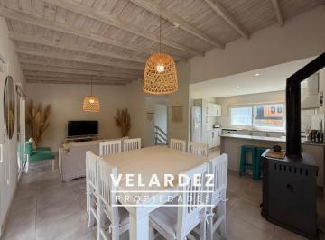 Casa · 144m² · 5 Ambientes · 1 Cochera · Casa en Venta en Costa Esmeralda