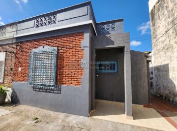 Departamento · 35m² · 2 Ambientes · Depto. Al Frente en P. Baja Sobre Av / Lanus Oeste