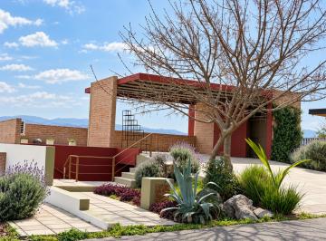 Casa de 4 ambientes, La Calera · Alquiler Amoblado con Excelente Vista - 2 Suites, Terraza