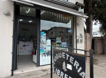 Fondo de comercio · 50m² · 2 Ambientes · Fondo de Comercio en Venta - Libreria y Jugueteria - City Bell