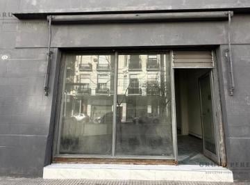 Local comercial · 80m² · Local 100 m² en Alquiler Av Entre Rios 1700 - Parque Patricios