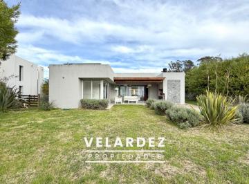 Casa · 150m² · 4 Ambientes · Casa en Alquiler Temporal Costa Esmeralda