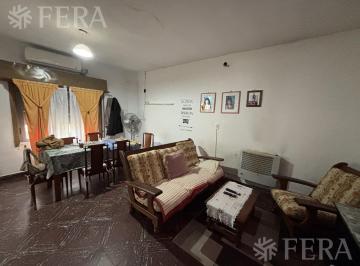 Casa · 81m² · 3 Ambientes · 2 Cocheras · Venta Casa 3 Ambientes con Cochera en Temperley Este