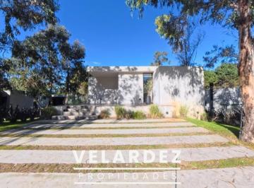 Casa · 200m² · 6 Ambientes · Casa en Alquiler Temporal Costa Esmeralda