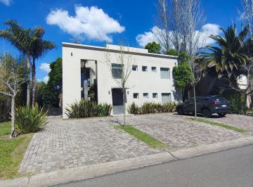 Casa · 755m² · 5 Ambientes · Casa - Las Glorietas