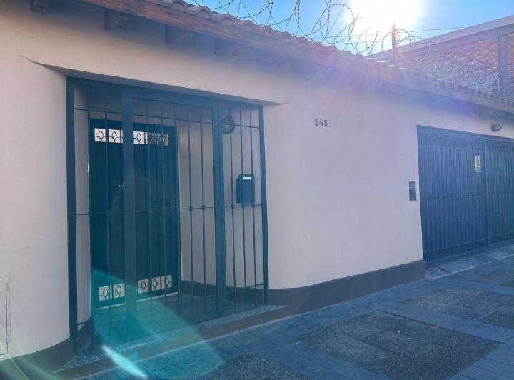 Casa · 275m² · 1 Ambiente · 2 Cocheras