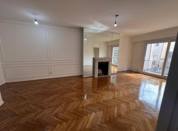 Departamento de 6 ambientes, Recoleta · Luminoso Departamento Hecho a Nuevo con 3 Dorm. Mas Dependencia
