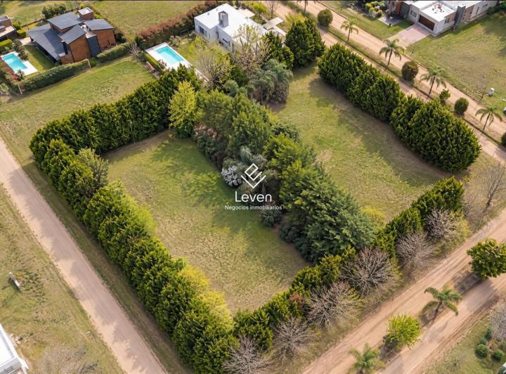 Terreno · 1355m²