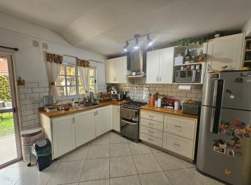 Casa · 80m² · 3 Ambientes · 1 Cochera · Venta Duplex 3 Ambientes con Cochera