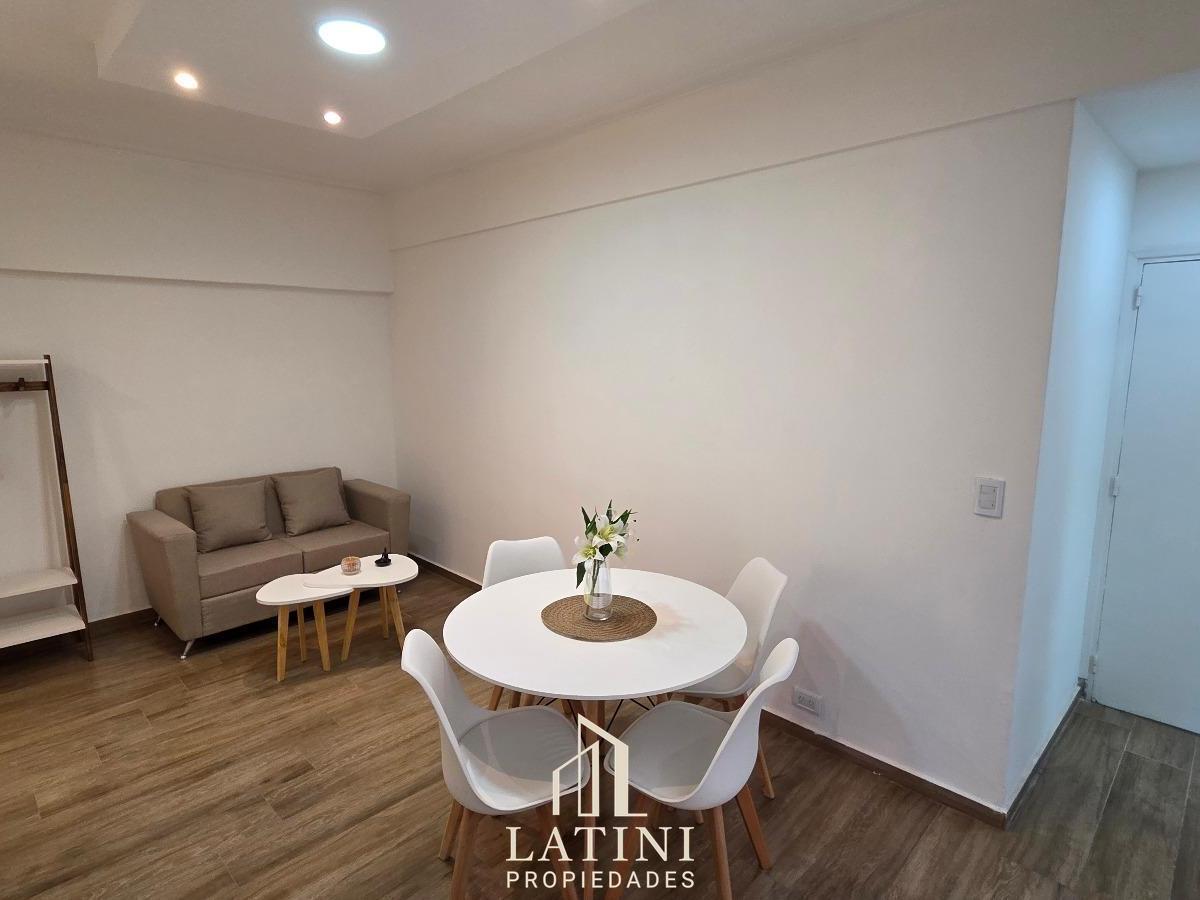 Departamento de 2 ambientes lateral, totalmente reciclado a nuevo