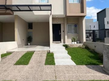 Casa · 130m² · 6 Ambientes · 1 Cochera · Alquiler - Dúplex 3 Dorm. en Miradores de Manantiales II - ¡Impecable!