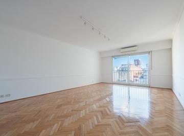 Departamento · 127m² · 4 Ambientes · Excelente Noveno Piso Al Contrafrente de Living - Comedor, 3 Dorm., Baulera y Cochera Espacio.